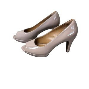 Clarks Collection Soft Cushion Womens High Heel Peep Toe Nude Pumps 8.5 Platform